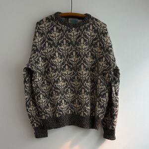 Vintage 80s-90s grey & cream patterned wool sweater Royal North Mills Outfitters